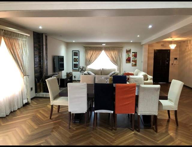 3 BEDROOM HOUSE FOR SALE IN LENASIA EXT 8